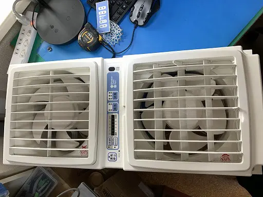 【中古】高須産業ツインファンFMT-200S Amazon | 高須産業 ウィンドゥツインファン 同時給排形窓用換気扇