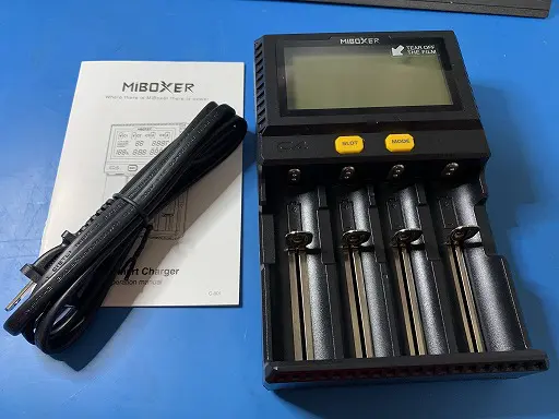 高機能 2次電池充電器 MiBOXER C-4レビュー