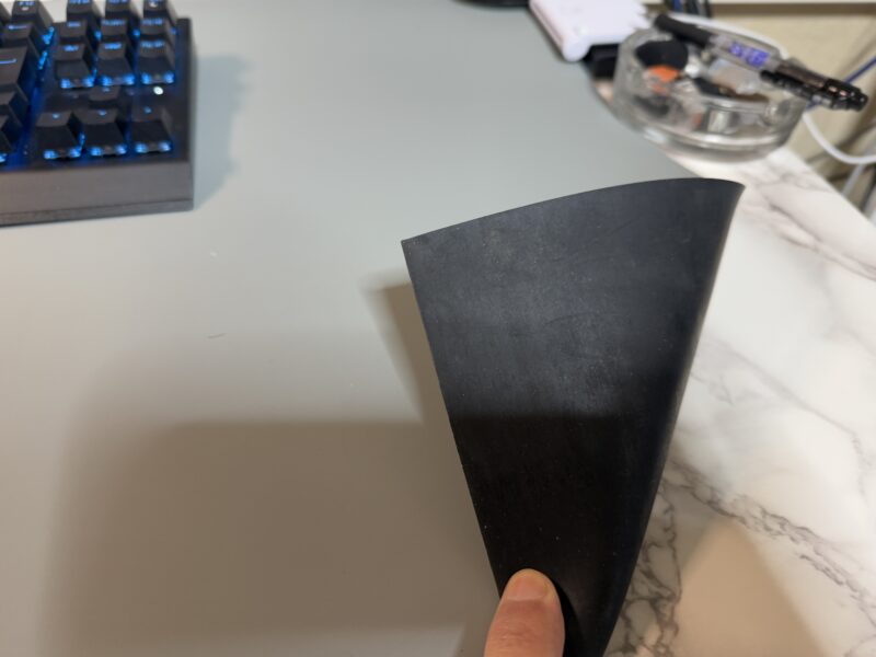 新導電性マット 裏面