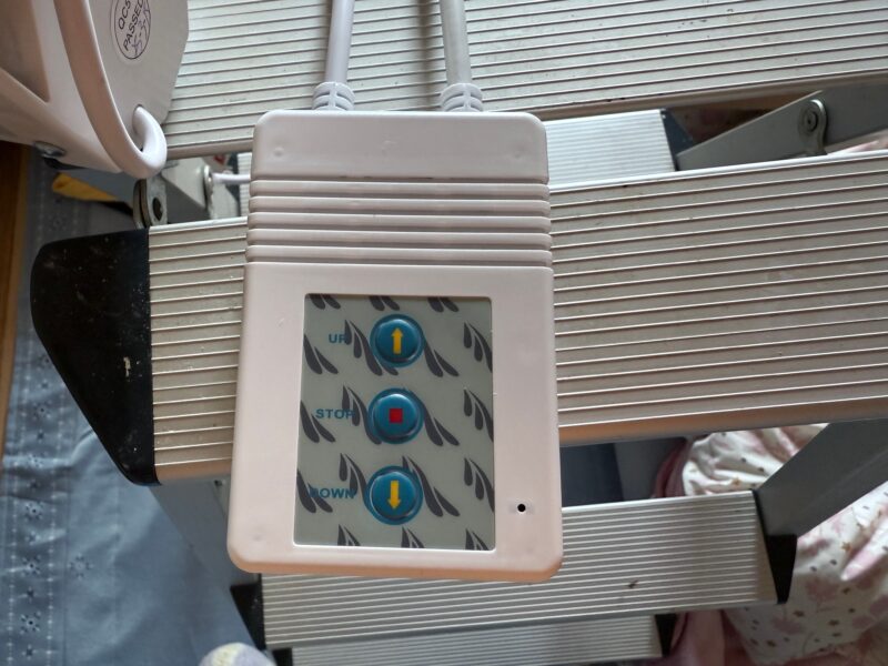 電動スクリーン リモコン