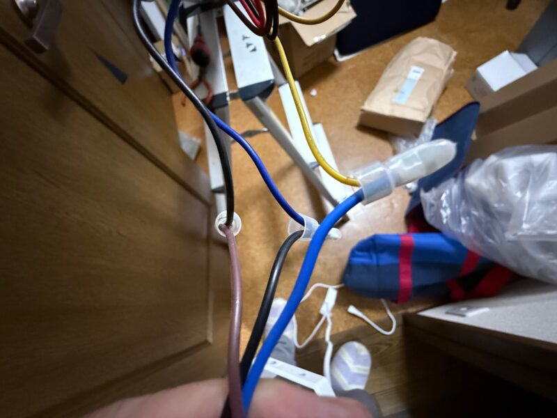 電動スクリーン