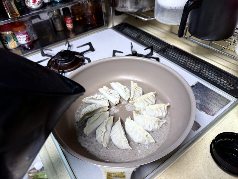 外はカリ!中はフワ! 美味しい餃子の焼き方