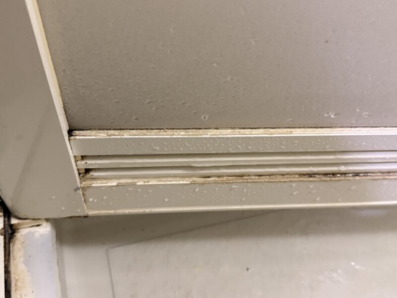 風呂ドア　使用前