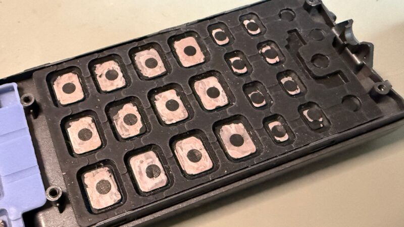 リモコンに貼付け